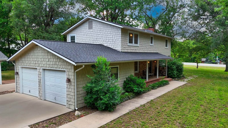 4 Orange Ln, Arkansas City, KS 67005