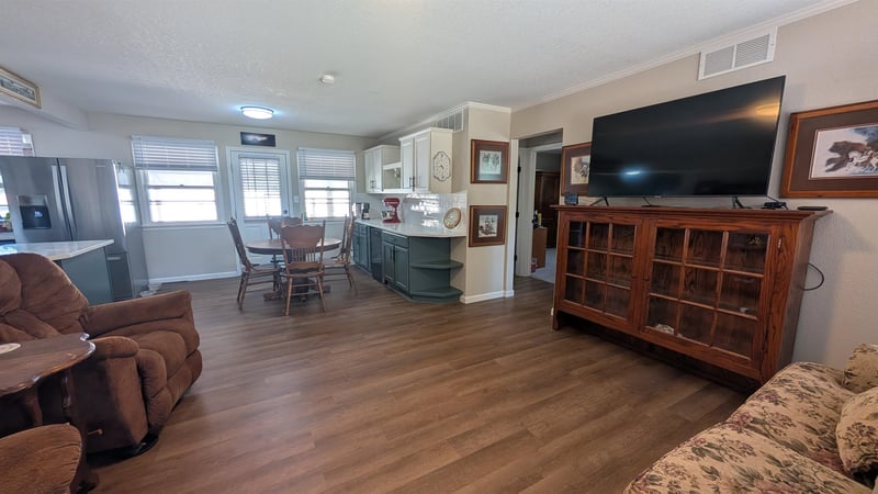626 Friend St, Belle Plaine, KS 67013