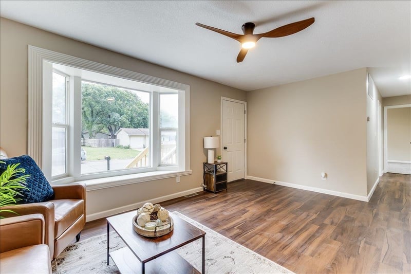 305 Central Ave, Newton, KS 67114
