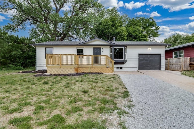 305 Central Ave, Newton, KS 67114
