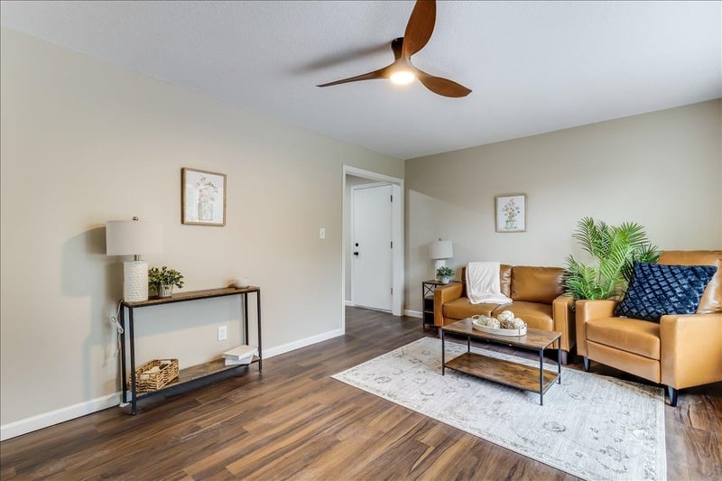 305 Central Ave, Newton, KS 67114
