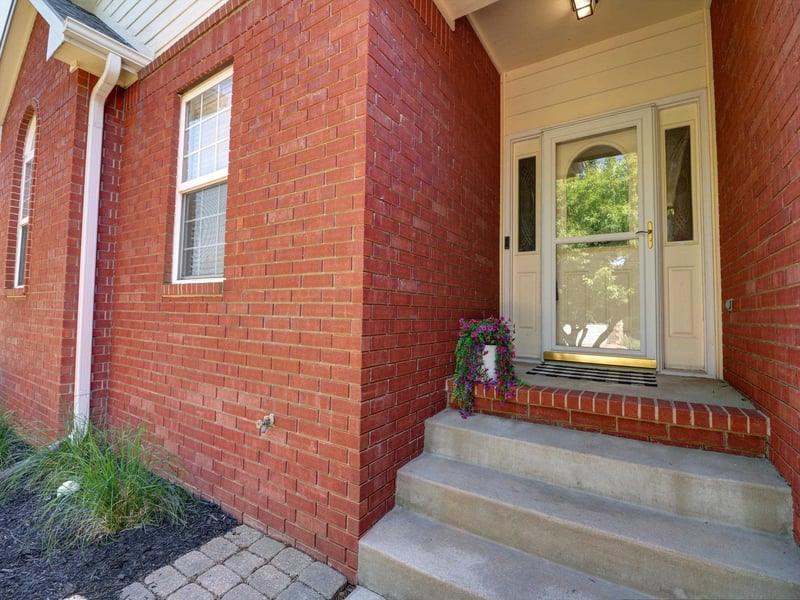 10 Kansas Ct, Newton, KS 67114