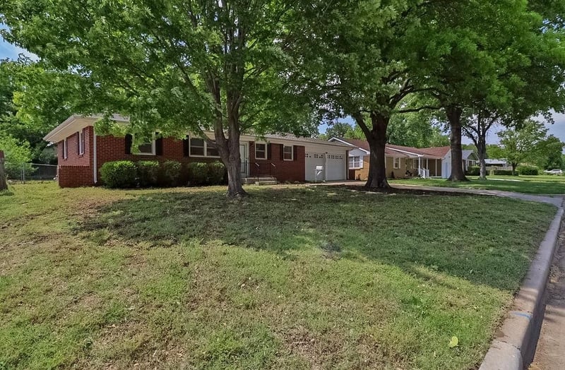 1605 N Illinois Ave, Wichita, KS 67203