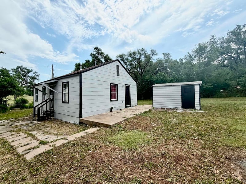 2966 Davidson St, Wichita, KS 67210