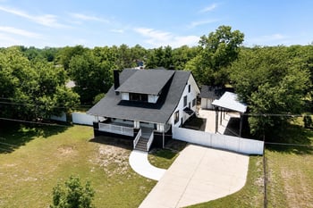 3049 S Old Lawrence Rd, Wichita, KS 67217