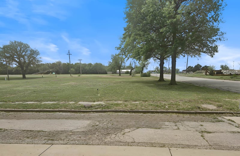 111 Kansas Ave, Canton, KS 67428
