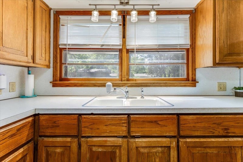 317 S Stearns, Haysville, KS 67060