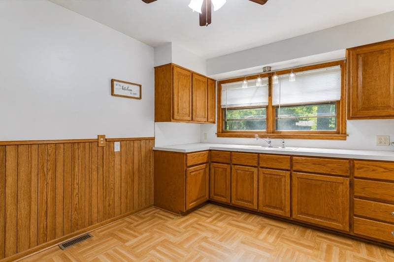 317 S Stearns, Haysville, KS 67060