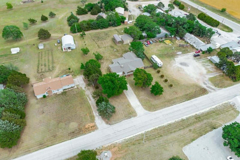 1406 N Argonia Rd, Milton, KS 67106