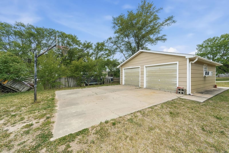 1406 N Argonia Rd, Milton, KS 67106