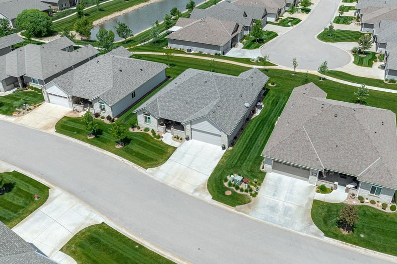 3673 Lakeway Ct, Wichita, KS 67205