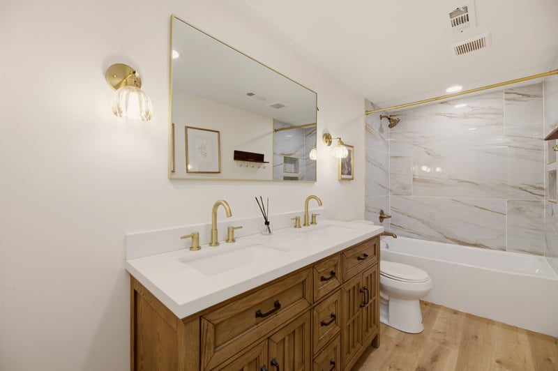 1832 Bonn , Wichita, KS 67213