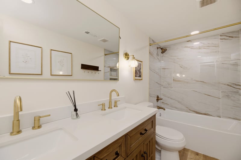 1832 Bonn , Wichita, KS 67213