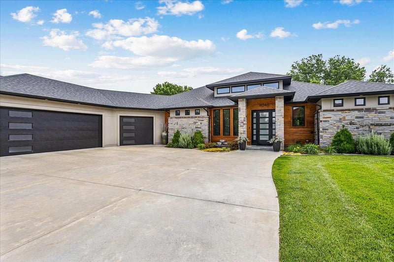 4046 N Stone Barn St, Maize, KS 67101