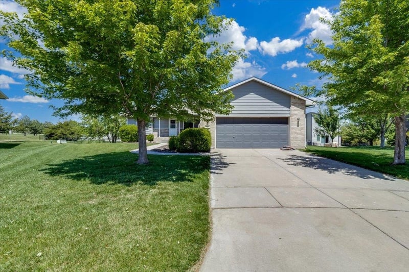 3521 Valerie Cir, Wichita, KS 67205