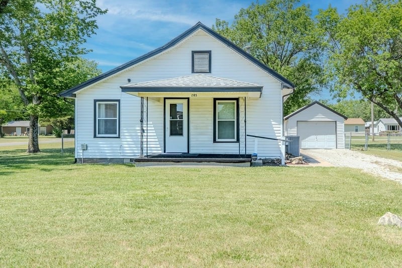 205 N Elm, Douglass, KS 67039