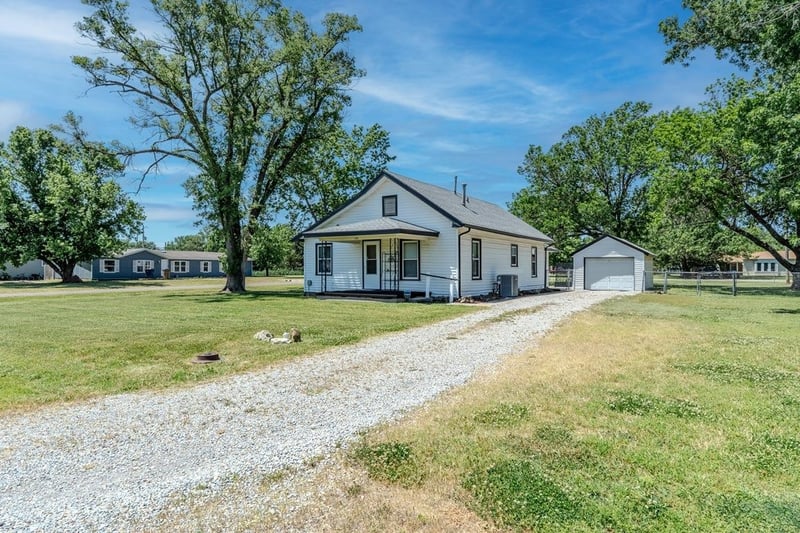 205 N Elm, Douglass, KS 67039