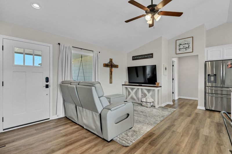 291 W Dusk Dr, Rose Hill, KS 67133