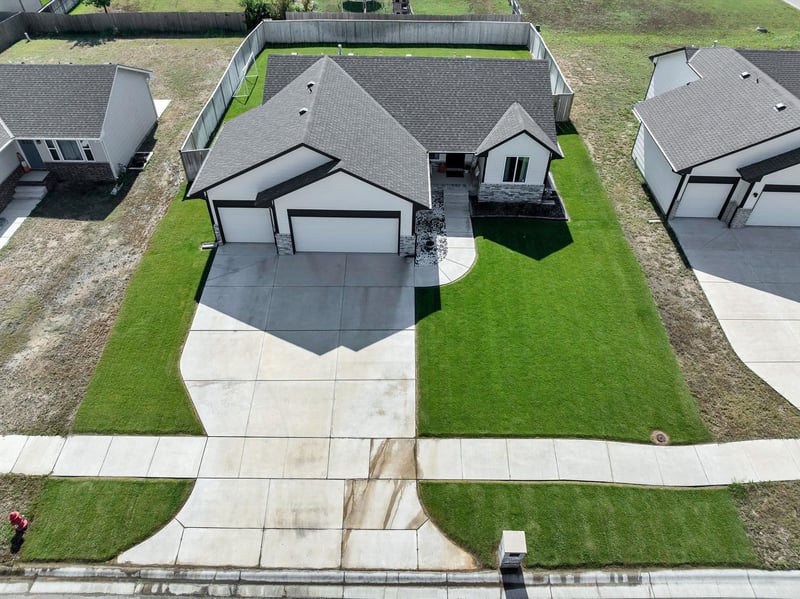 291 W Dusk Dr, Rose Hill, KS 67133