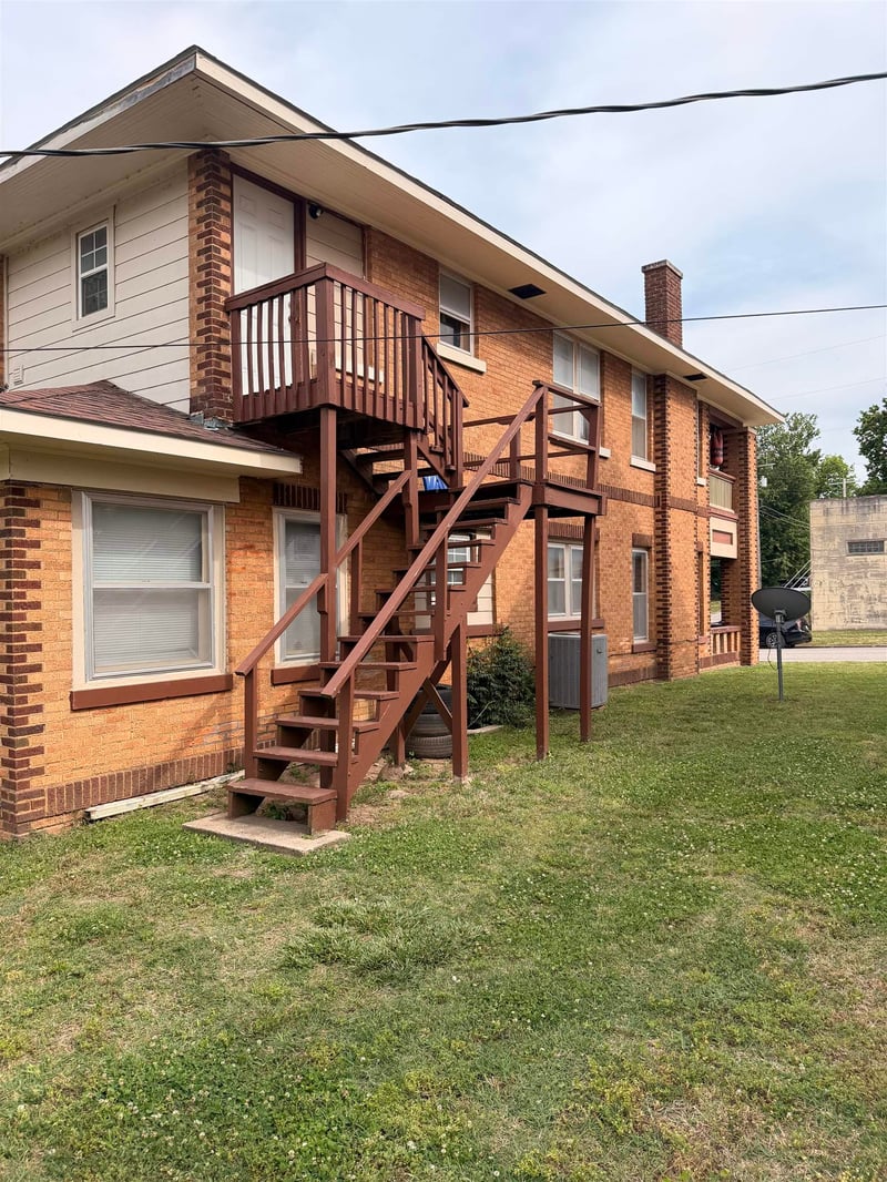 308 5th Ave, Arkansas City, KS 67005