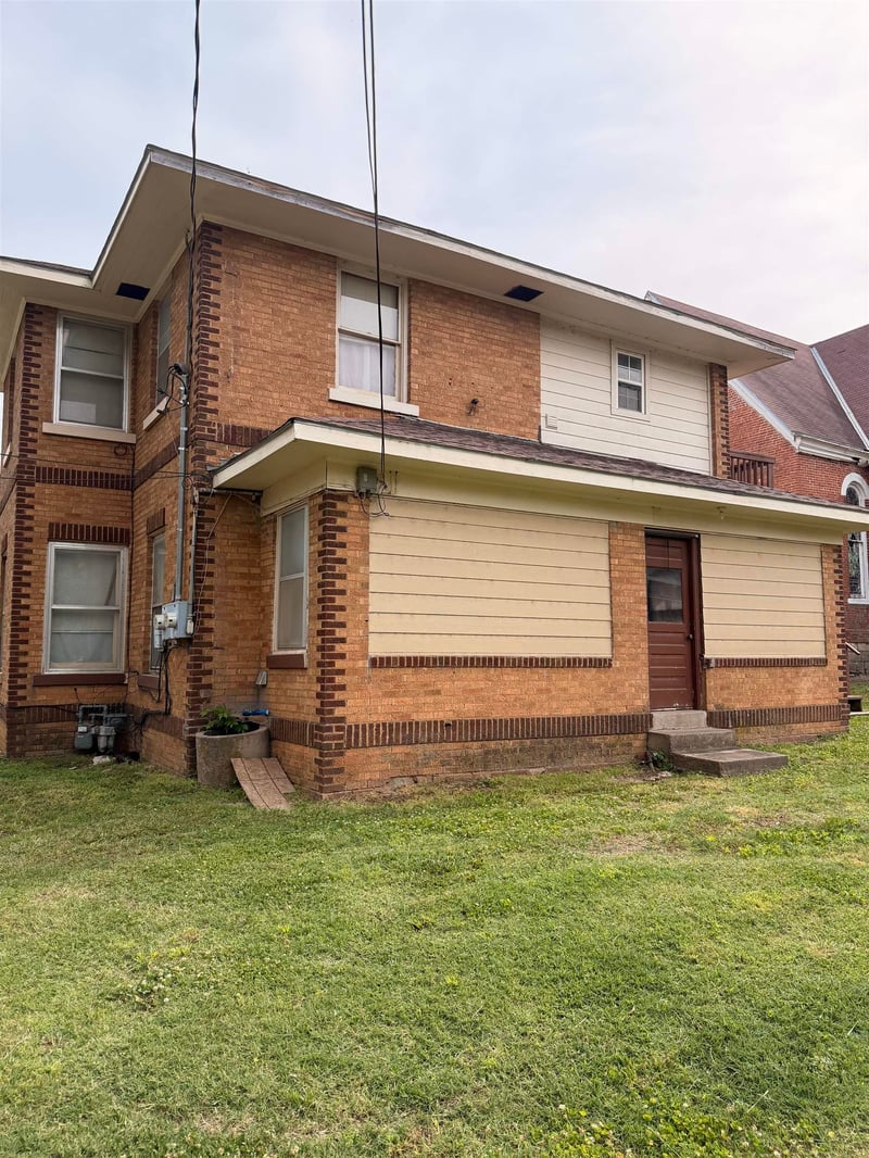 308 5th Ave, Arkansas City, KS 67005