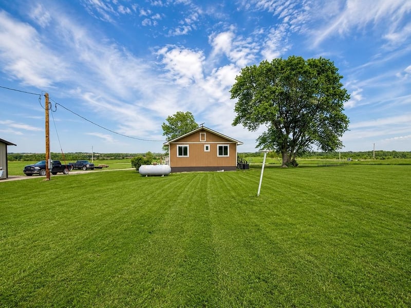 5736 118th Rd, Delia, KS 66418