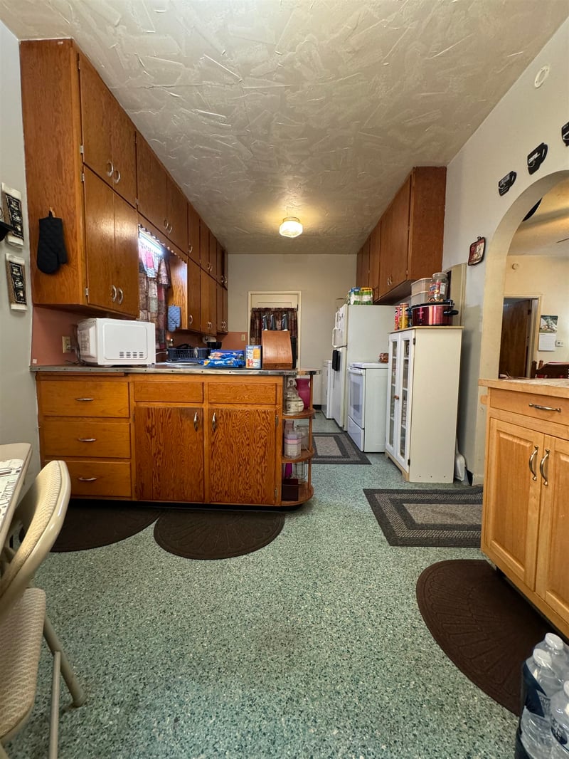 615 2nd , Arkansas City, KS 67005