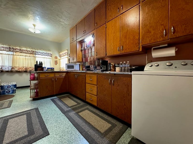 615 2nd , Arkansas City, KS 67005