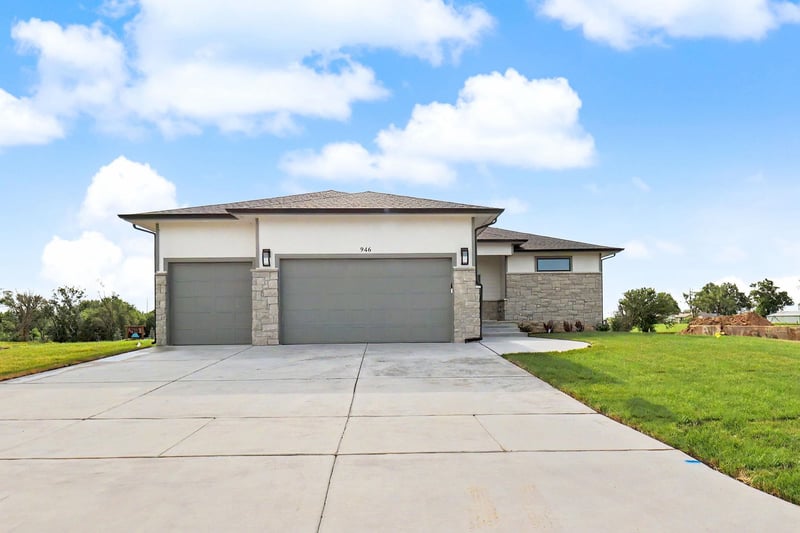 946 Main , Goddard, KS 67052
