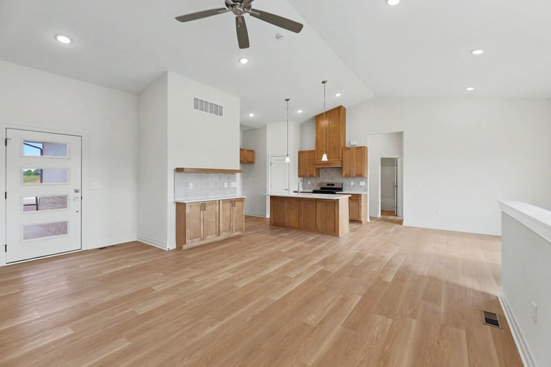 946 Main , Goddard, KS 67052