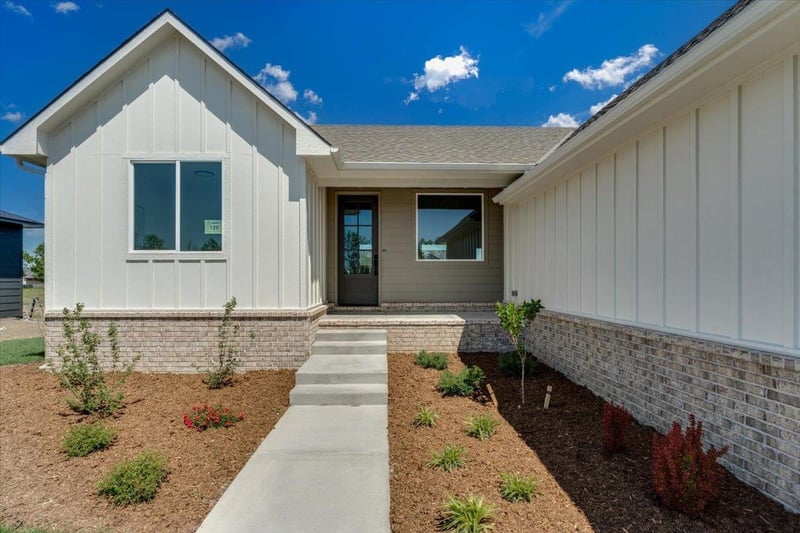 8884 Bradford St, Wichita, KS 67210