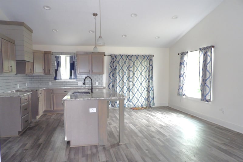 105 Burlington Dr, Mulvane, KS 67110