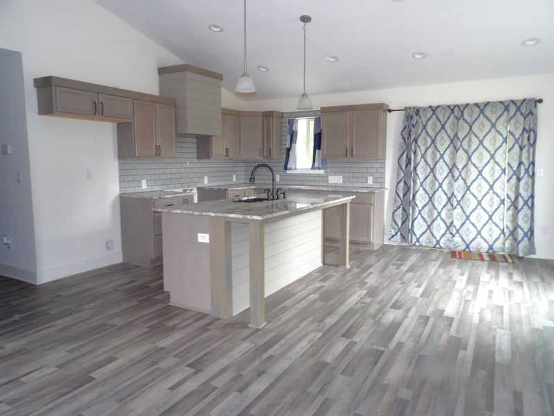 105 Burlington Dr, Mulvane, KS 67110