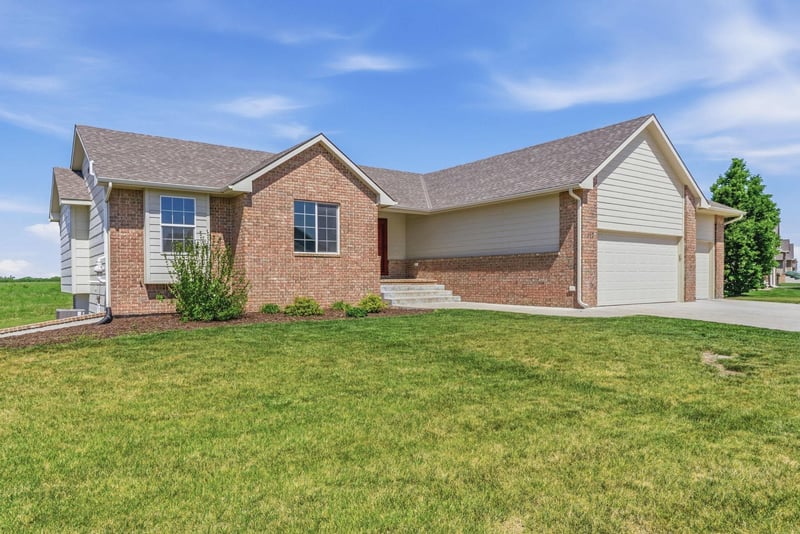 117 Ember Way, Hesston, KS 67062