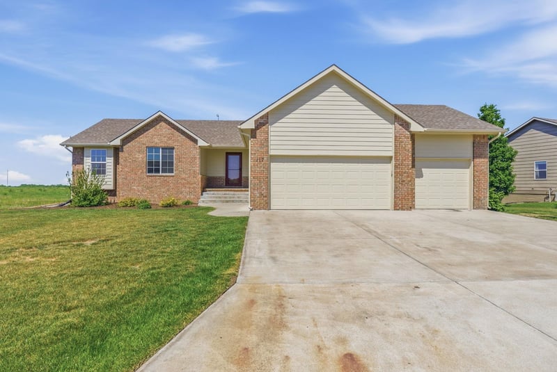 117 Ember Way, Hesston, KS 67062