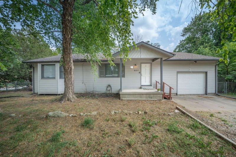 927 43rd Ave, Wichita, KS 67216