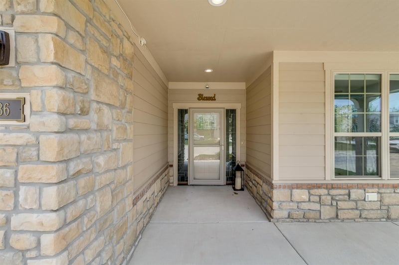 4936 N Prestwick Ave, Bel Aire, KS 67226