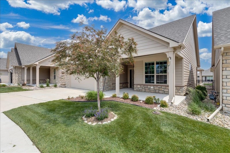4936 N Prestwick Ave, Bel Aire, KS 67226