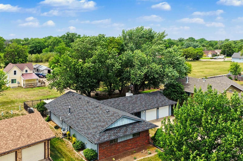 840 Pine Ct, Mcpherson, KS 67460