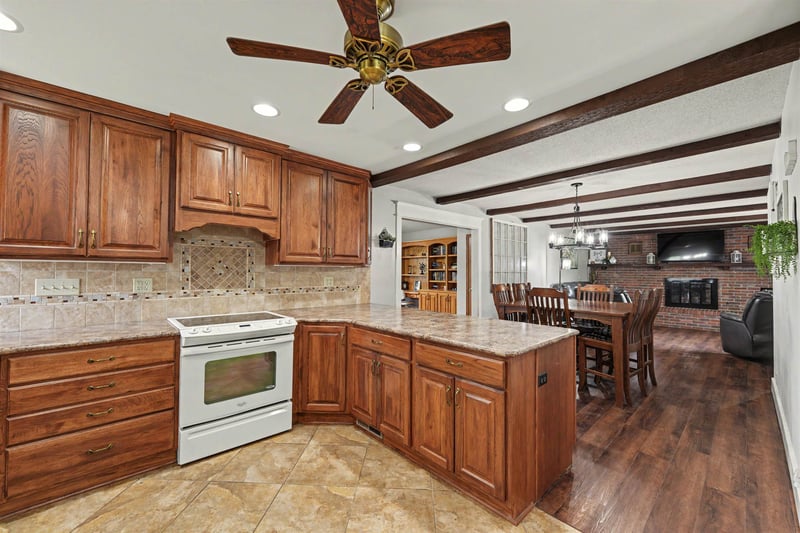 840 Pine Ct, Mcpherson, KS 67460