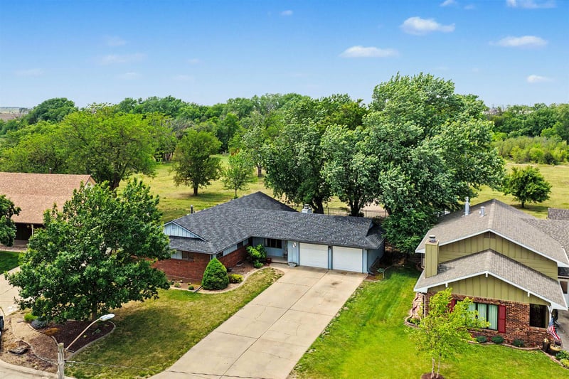 840 Pine Ct, Mcpherson, KS 67460