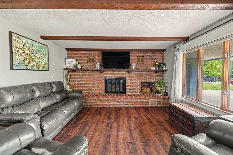 840 Pine Ct, Mcpherson, KS 67460