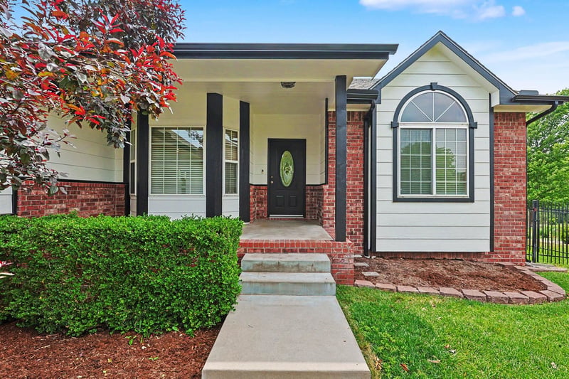 1323 S Threewood St, Wichita, KS 67235