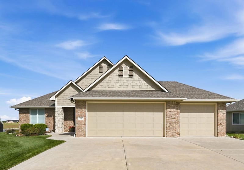 745 N Firefly Ct, Wichita, KS 67235