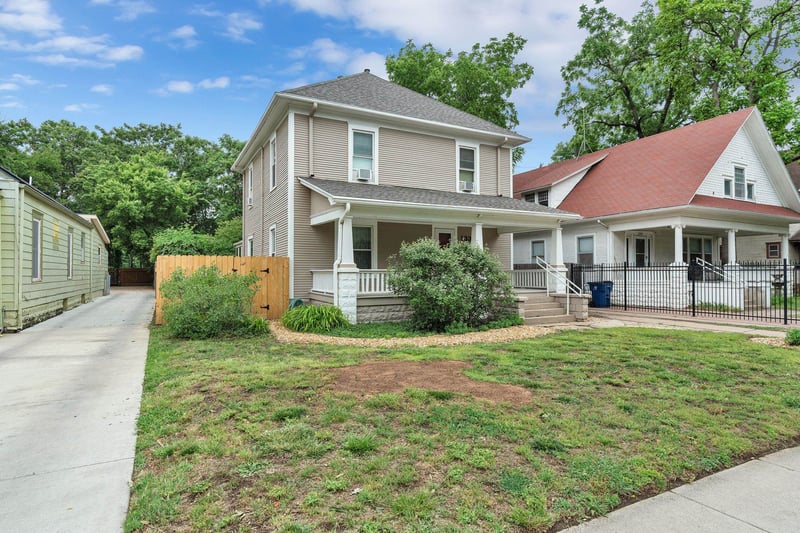 1337 Wellington Pl, Wichita, KS 67203