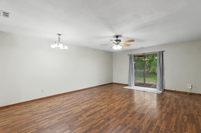 809-811 E 2nd St, Douglass, KS 67039