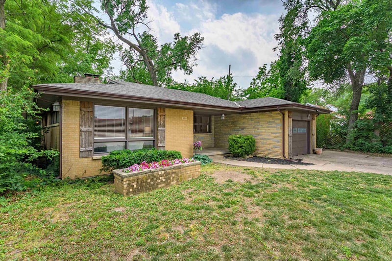 3219 Skinner , Wichita, KS 67218-3942