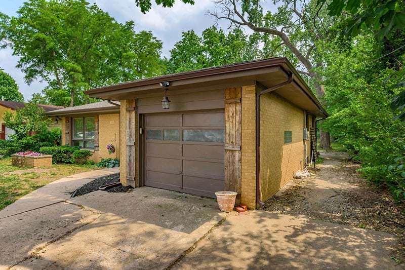3219 Skinner , Wichita, KS 67218-3942