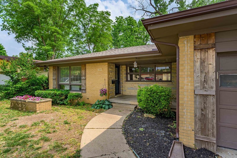3219 Skinner , Wichita, KS 67218-3942