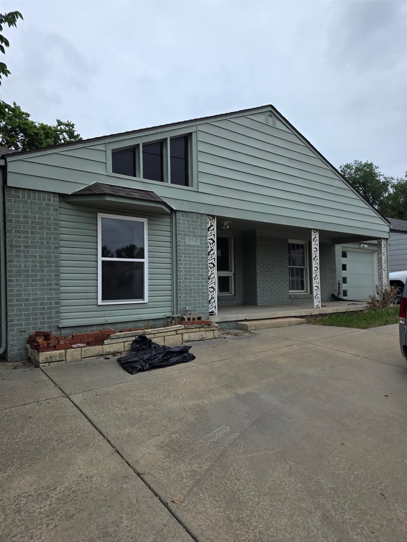 3712 13th St N, Wichita, KS 67208